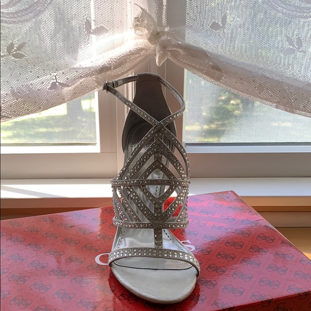 Guess size 6